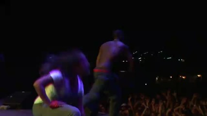 B.o.b изпълнява Magic и 5th Dimension *на живо* 