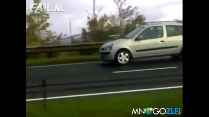 С 150 km/h в насрещното