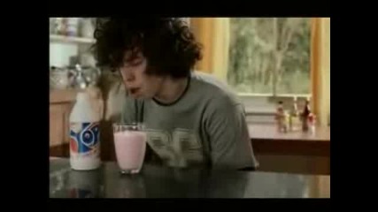 Най Пъпата Реклама за Мляко