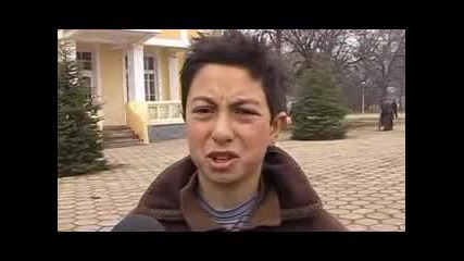 Ужас! Деца Пропаднаха в Мазето по Време на Коледно Тържество 