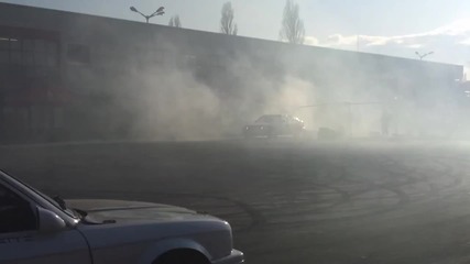 Mercedes Benz S 600 V12 Burnout