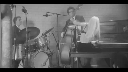 Невероятно Изпълнение Lady Gaga - You and I Пиано Версия ( Official Music Video )