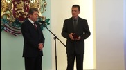 Младенов с почетния знак на президента, Обрадович също отличен