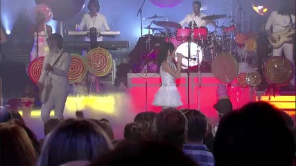 Katy Perry - Teenage Dream (live on Letterman) 