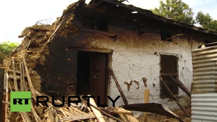 Спешни строежи на временни постройки за пострадалите от земетресението в Непал преди дъждовния сезон