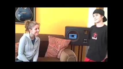 Justin flirting with Esm e Denters - Justin Singing 