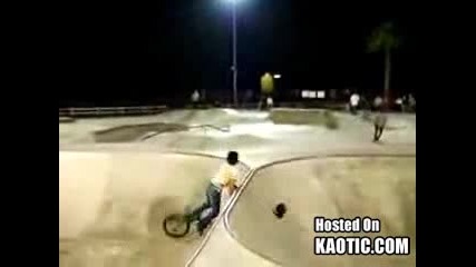Момче Се Пребива С Bmx 