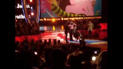 Teen Choice Awards 2009 joe jonas haircut! Подстригването на Joe в Tca 2009