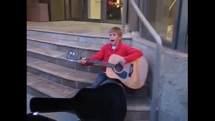Историята за един голям мечтател Justin Bieber пее (преди да стане известен) 