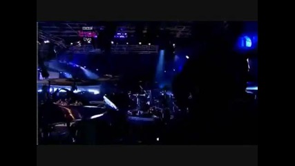 Rihanna - Russian Roulette (radio 1s Big Weekend ) 