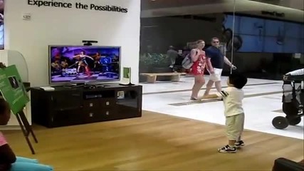 Сладко Хлапе се забавлява с Dance Central 2 ( Xbox)