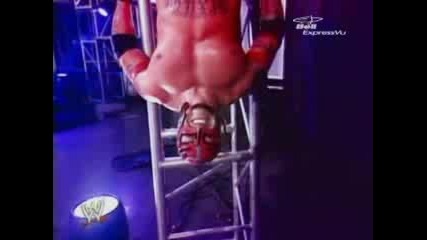 Wwe - Chavo Guerrero Чупи Кракът На Rey 
