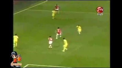(1 - 0) Arsenal 3 - 0 Villarreal - гол на T. Walcott