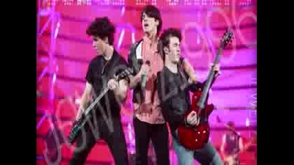 d3mi lovat0 and nick jonas