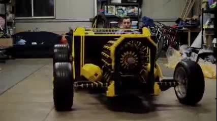 Румънец и Австралиец направиха автомобил от Lego