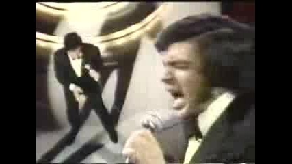 Engelbert Humperdinck - Am I That Easy To