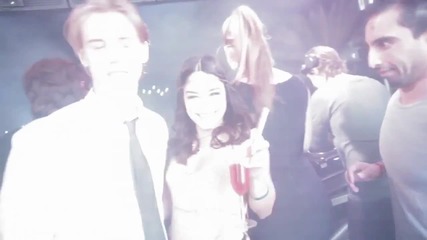 Maria Menuonos & Vanessa Hudgens (almost) Miss Nye Countdown