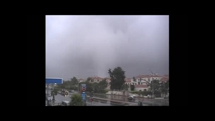 Торнадо заснето от любител 