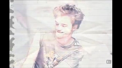 Robert Pattinson ! ! 