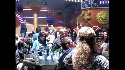 Константин в нощен клуб Арена град Лом