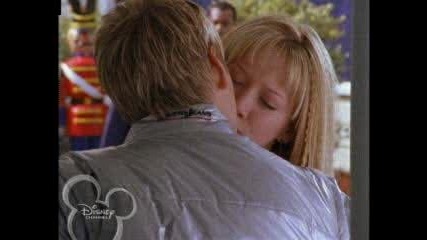 Aaron Carter & Hilary Duff - Kissing