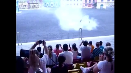 Невероятно шоу с лош край