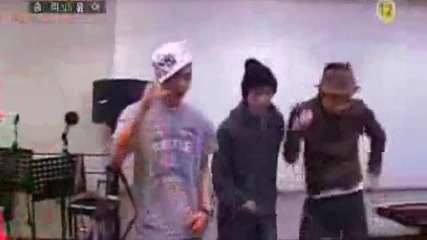 Big Bang funny momments (pt. 2)