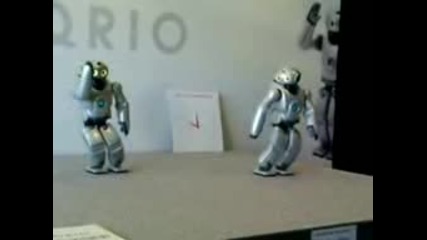 Танцуващи Роботи Sony