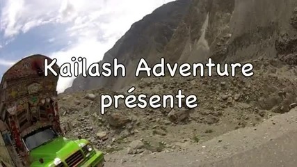 Полет над Пакистанските върхове със парапланери