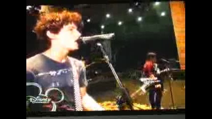 Jonas Brothers Living The Dream - The Big Game