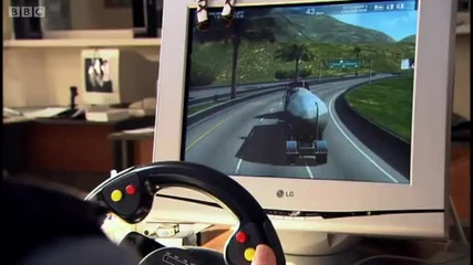 Jonathan Dimbleby plays computer games - Bbc 