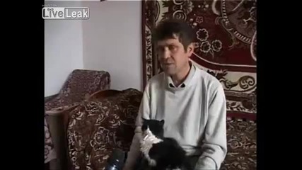 Котка пуши като комин ;д