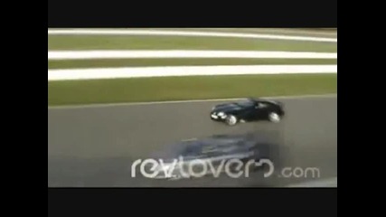 Porsche Carrera Gt vs Mercedes Mclaren Slr 