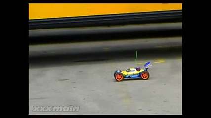Rc Car Bus Jumping ~ 1_8 buggy backflips over bus