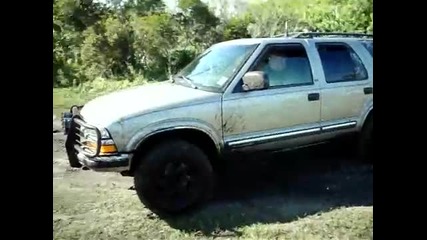 Chevrolet Blazer off roading_mudding in Florida