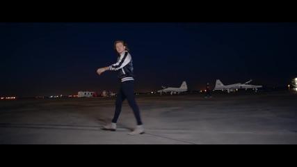 One Direction - Drag Me Down (offiial Music Video)