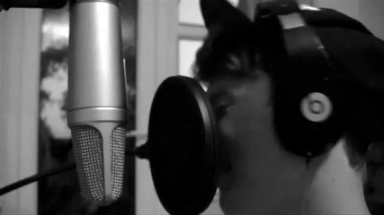 Conor Maynard back to black