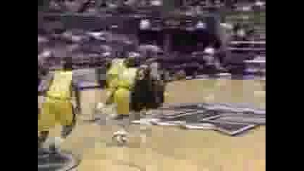 Kelenna Azubuike Треска През Коби Брайънт