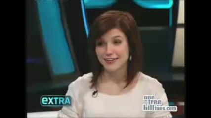 Sophia Bush on Extra