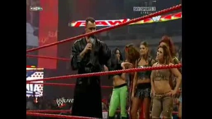 Santino Marella танцува пред дивите [ Raw 30.3.09]