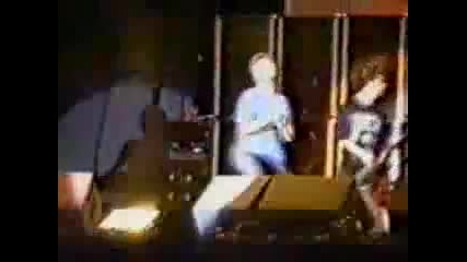 Faith No More - We Care A Lot (1993 Phoenix Festival) 