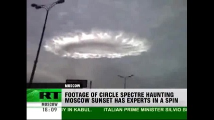 Странен облачен кръг, эаснет в небето над Москва 