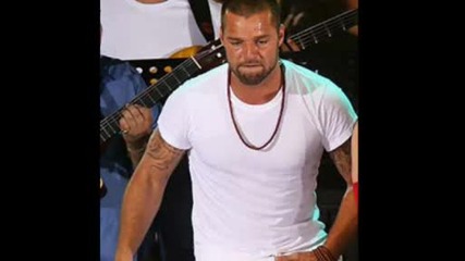 The Hottest Singer - Ricky Martin!!!!!! (jub)