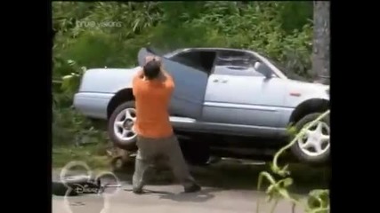 Смях ! Смяна на гума на автомобил ! Скрита камера !