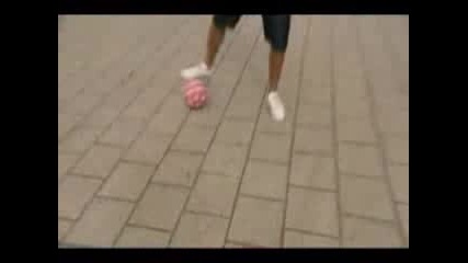 Freestyle Soccer You gotta love ground moves