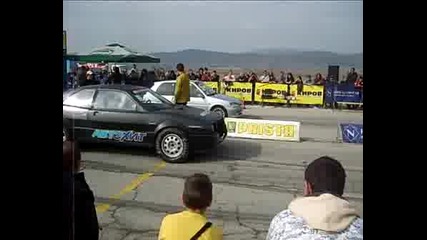 Peugeot 106 S16 Vs Corrado .avi