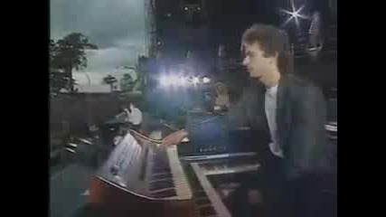 Genesis - Mama Live 