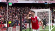 Гранит Джака реализира трети гол за Арсенал