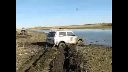 Затънала лада нива 