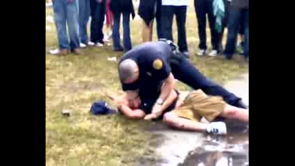 полицейски арест - Festival Miami 